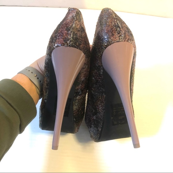 Shoe Dazzle Roula Sequin Platform Heels, 6 - Picture 10 of 12